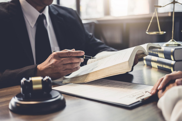 Les frais d’avocat reviennent à qui des deux conjoints lors d’un divorce ?