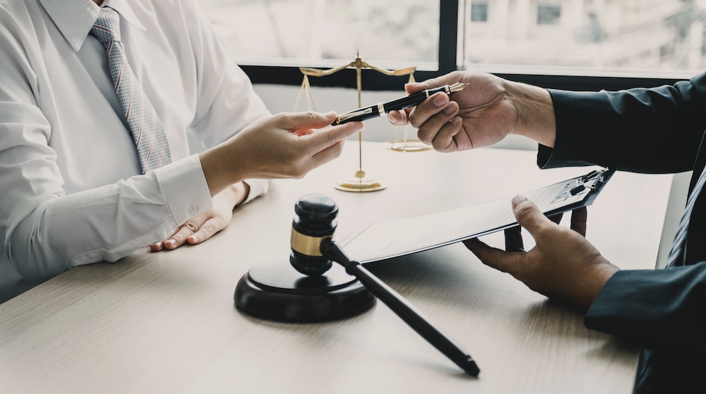 Aspects juridiques de la reprise d'entreprise : un guide complet