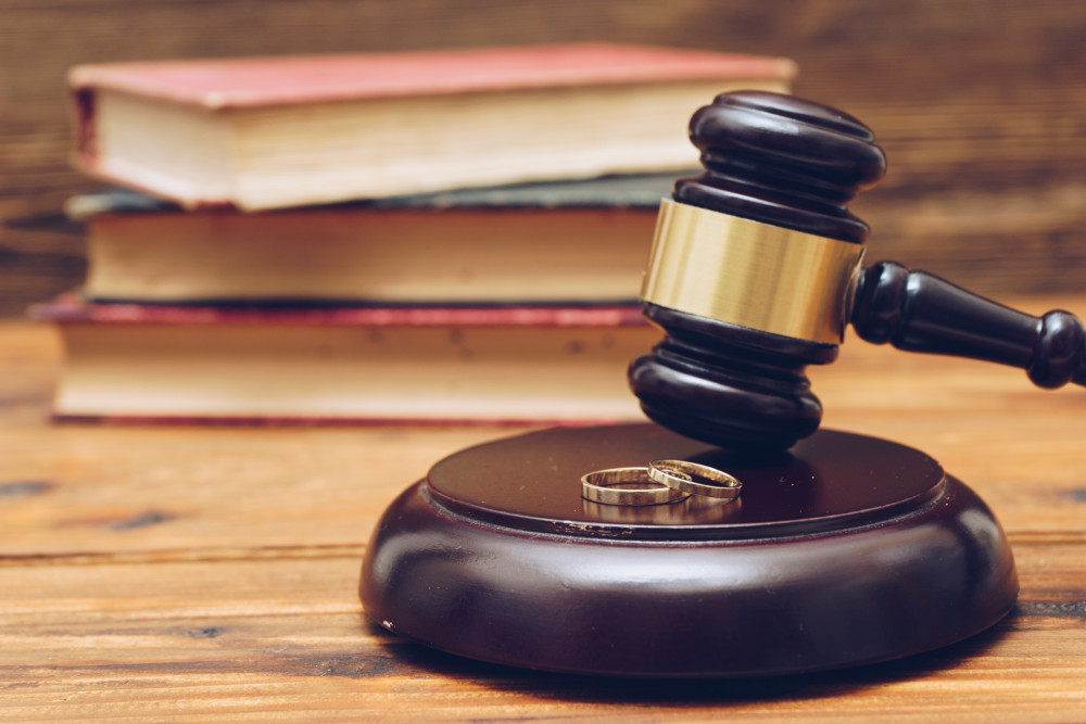 Divorce judiciaire ou à l'amiable : quelles différences et comment choisir ?