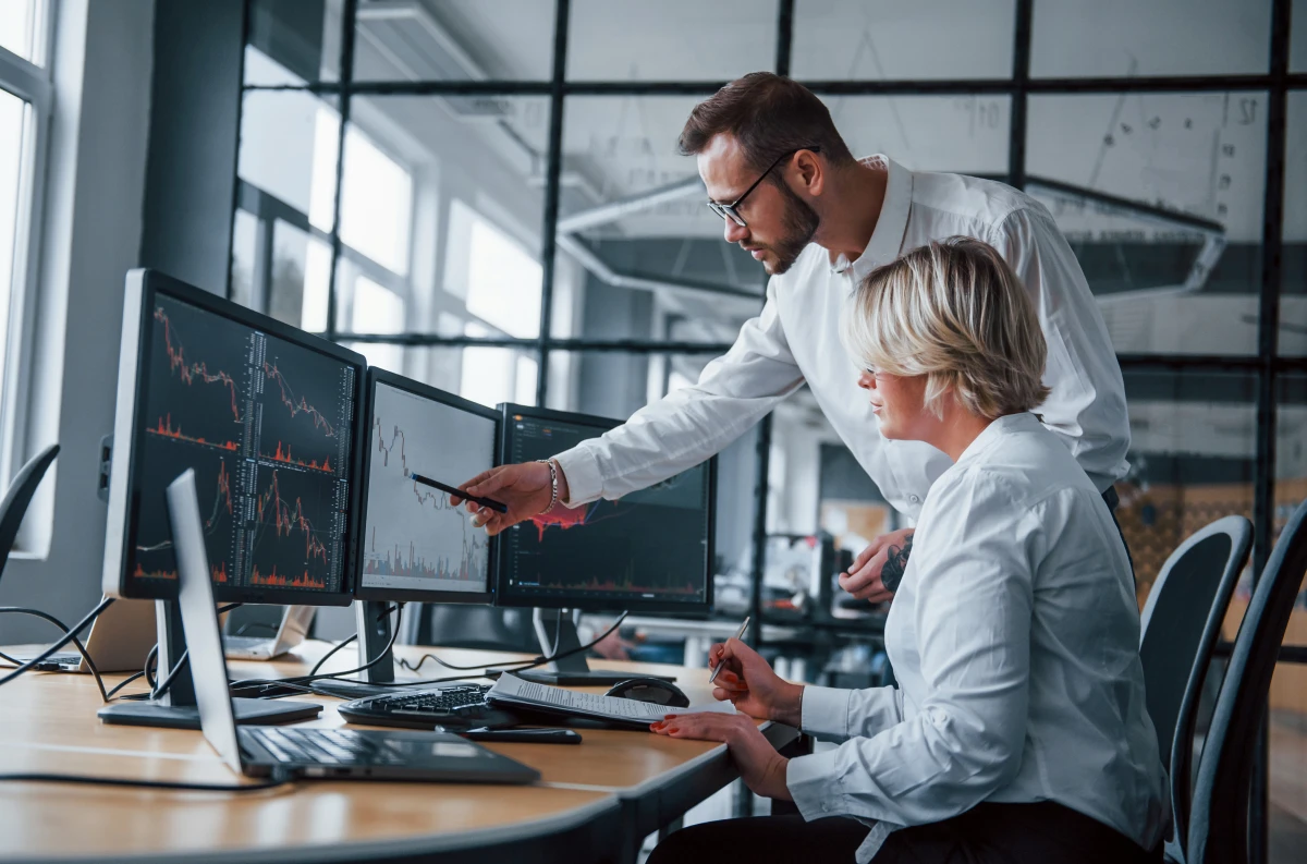 La régulation des marchés financiers à l'ère des fintechs : enjeux et perspectives