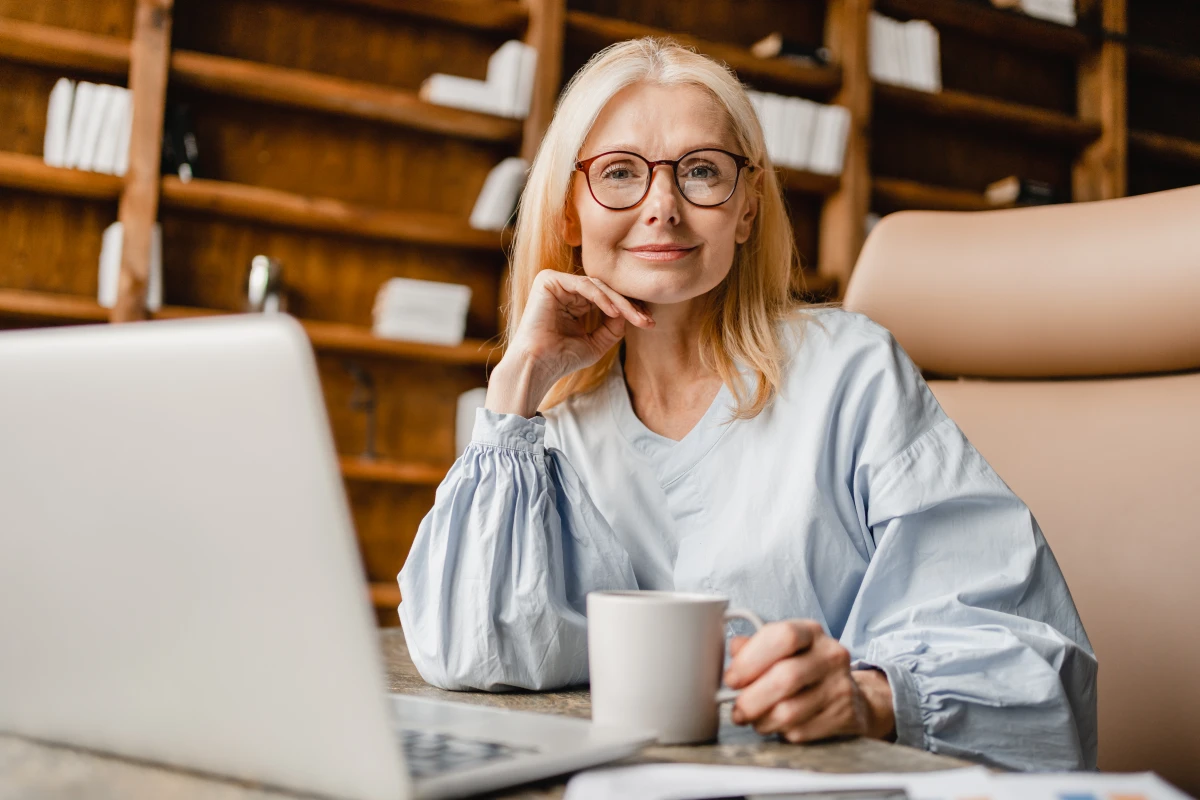 Les nouvelles formes de travail et la protection juridique des travailleurs indépendants : enjeux et perspectives