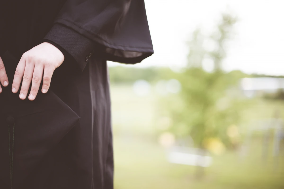 Les avantages de suivre un LL.M après une école supérieure de droit