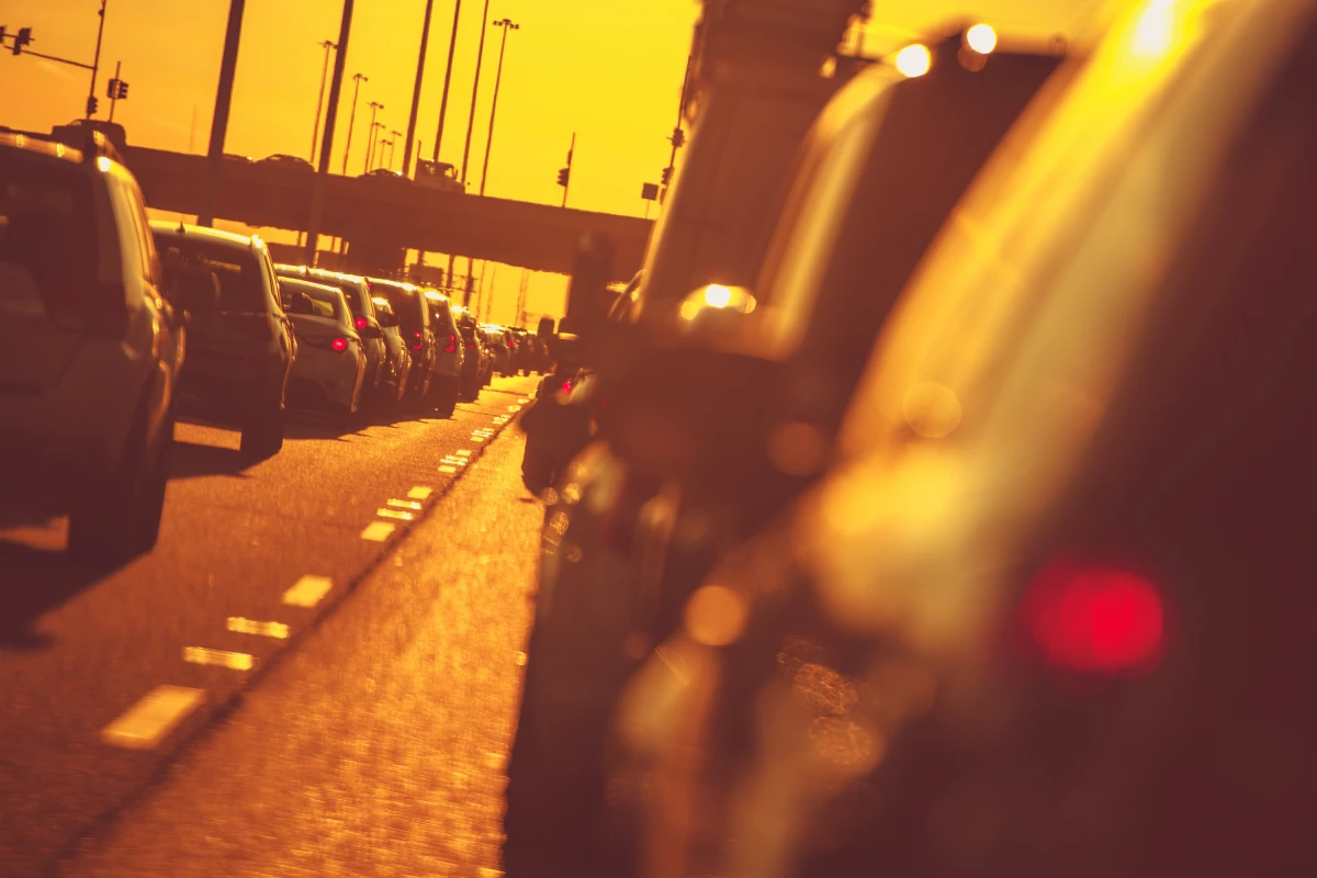 Maîtrisez la route : Conseils d'expert pour éviter les litiges routiers