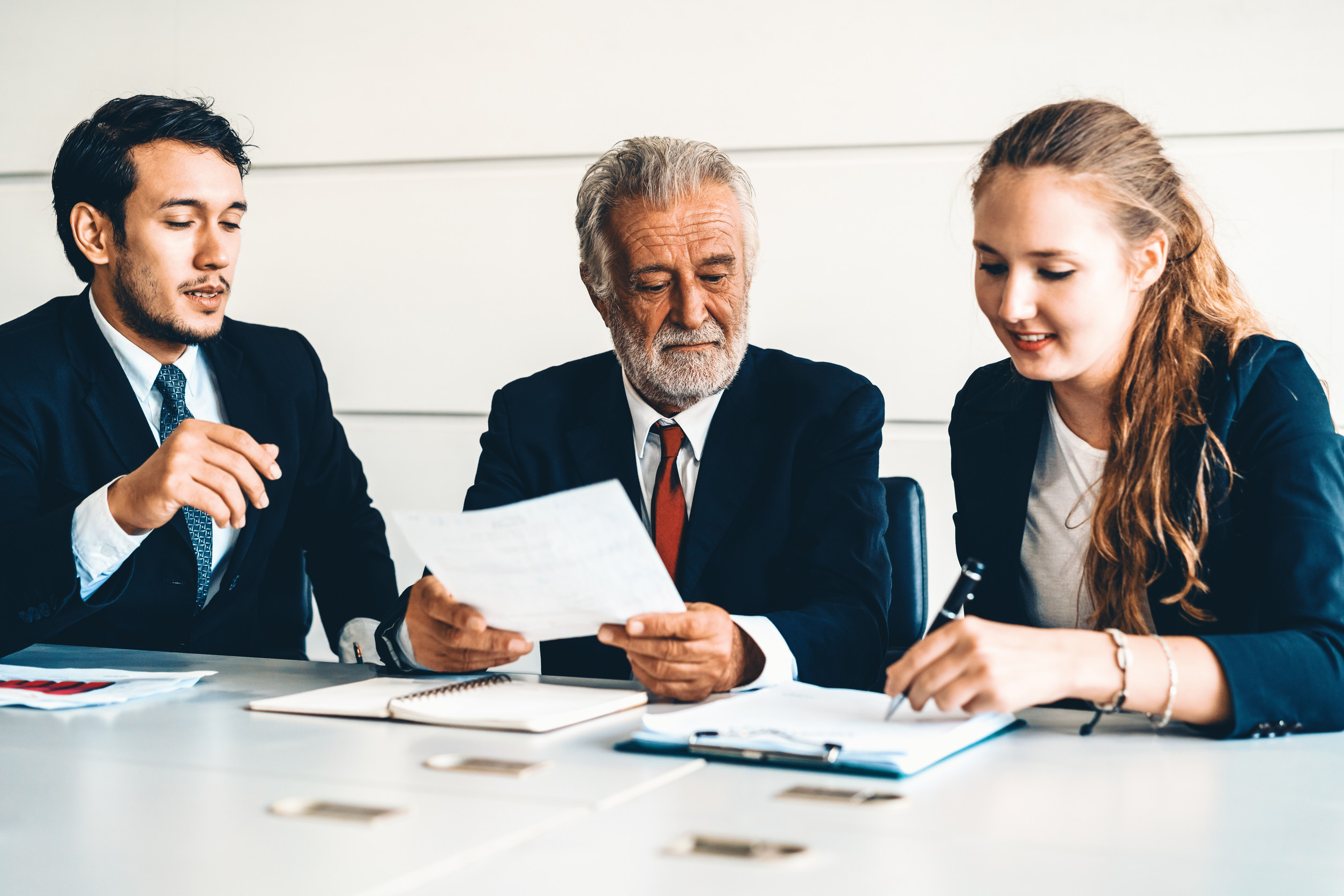 Traductions juridiques : sécuriser les contrats internationaux par une expertise linguistique